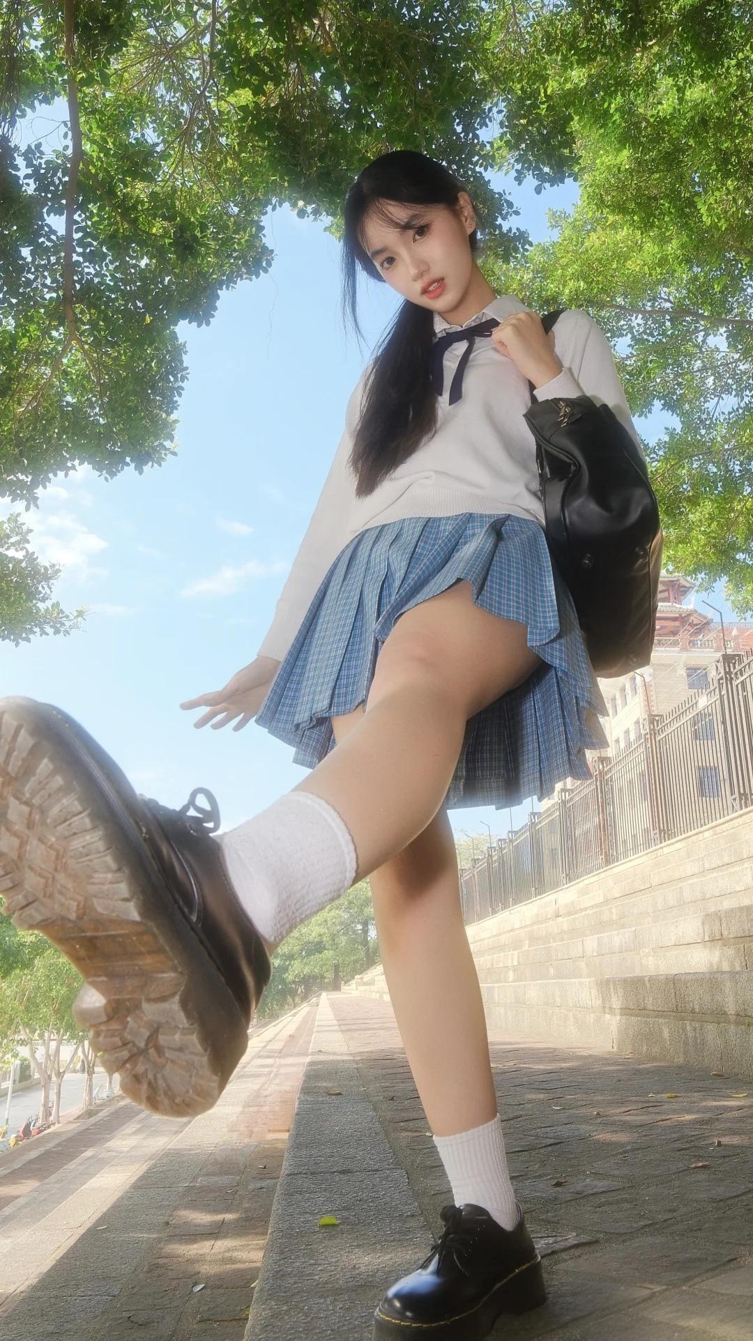 女生如何穿搭看起来时尚更有品味呢