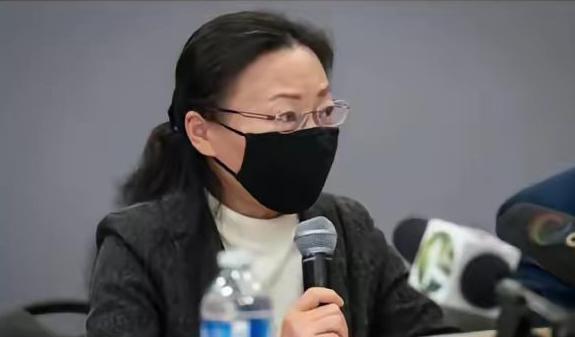 加拿大一14岁华裔少女吸食过量芬太尼在家中身亡，其母亲愤而控诉加拿大荒谬的戒毒“