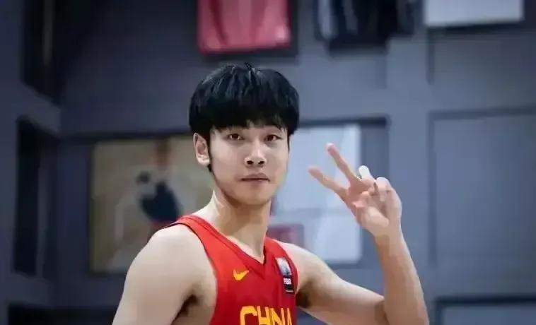 为什么广东宏远教练及球员为国效力却饱受非议？广东宏远队的付出与回报似乎不