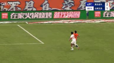 买五郎在青岛海牛这么能泡，明年可以让他改打右边翼卫啊三后卫阵型里的边翼卫，只需