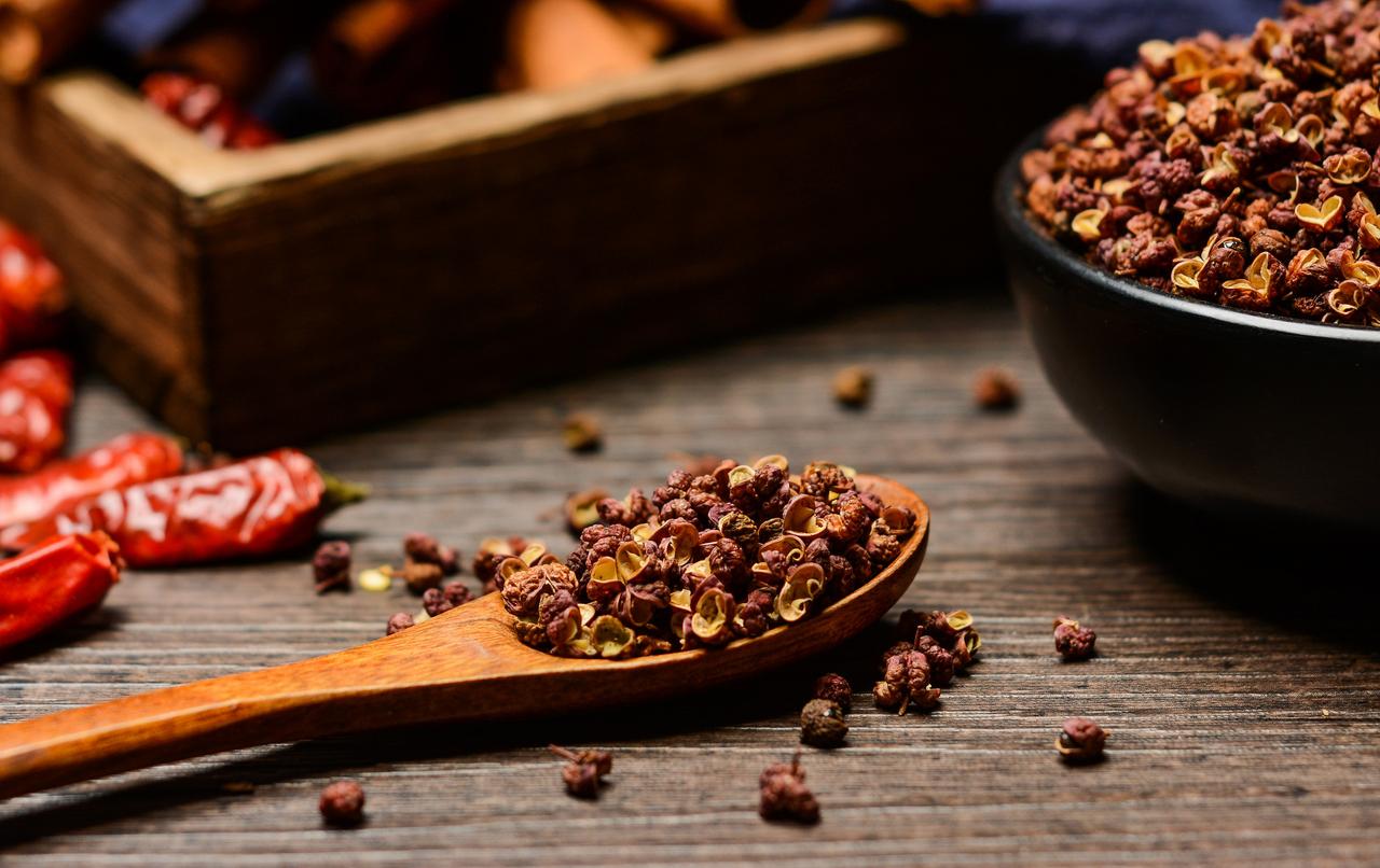 “睡前泡脚”是错的？医生再次提醒：不想血管受损，泡脚牢记5点泡脚一直被认为是