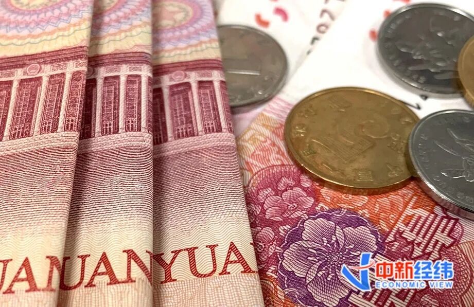 人民币汇率升破6.7, 买美元存款的人自嘲“存个寂寞”