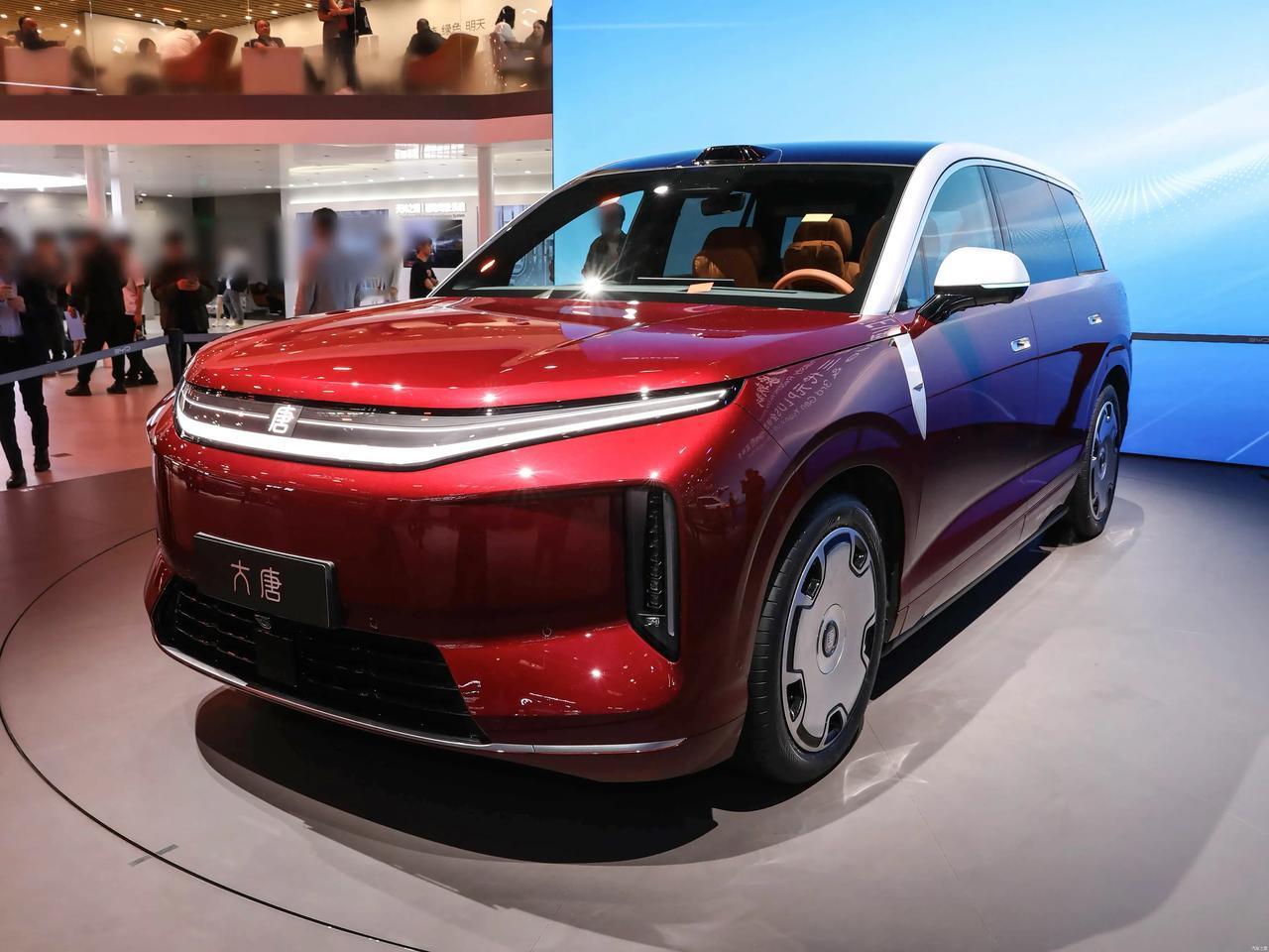 25万起！比亚迪大唐车展炸场，950km续航+3.9秒破百，50万级配置直接“掀