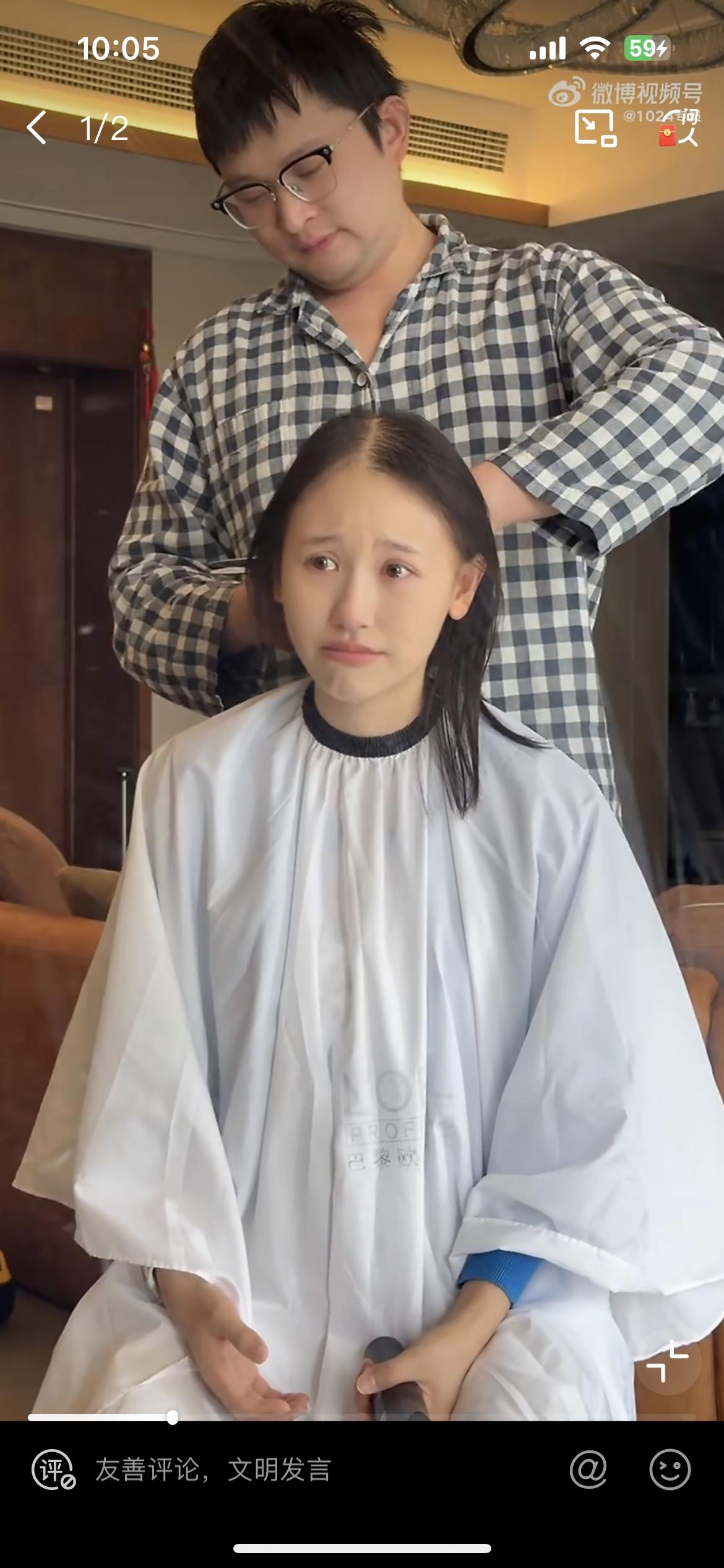 千万网红一栗小莎子患癌直播剃光头，网友的评论太辣眼睛了。都是各种群嘲，没有对一个