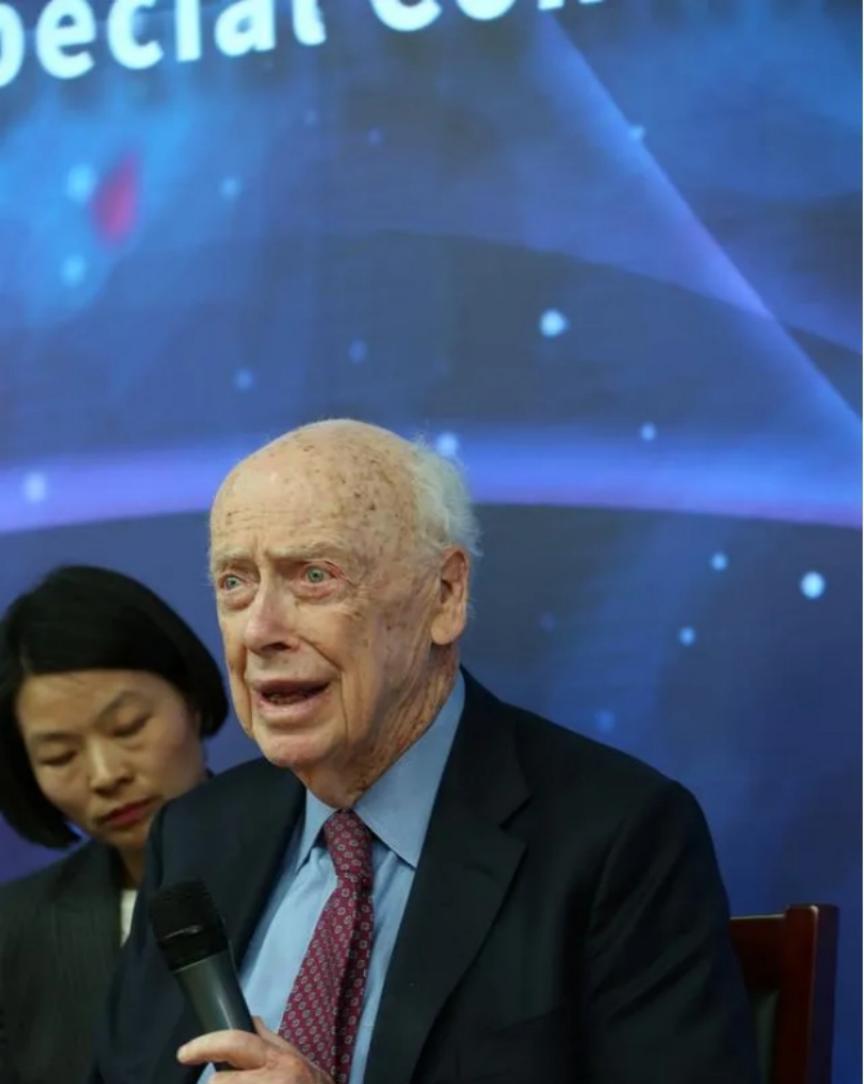[点赞]“DNA之父”詹姆斯.沃森认为，根据DNA结构显示，黑人是未进化人种，