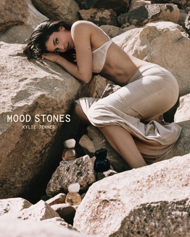 KylieJenner推出全新香水系列『MoodStones』