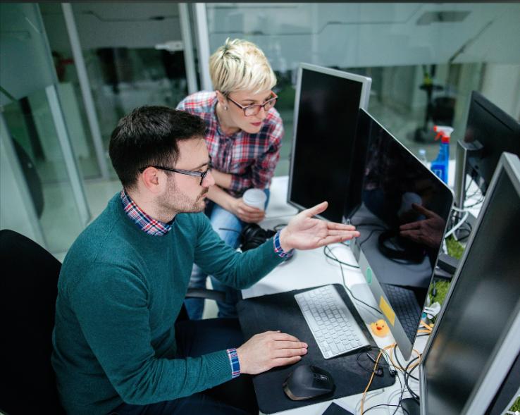 全球好几万人就这么突然失业了！3月31日早上6点，不少甲骨文员工睡醒拿起手机，都