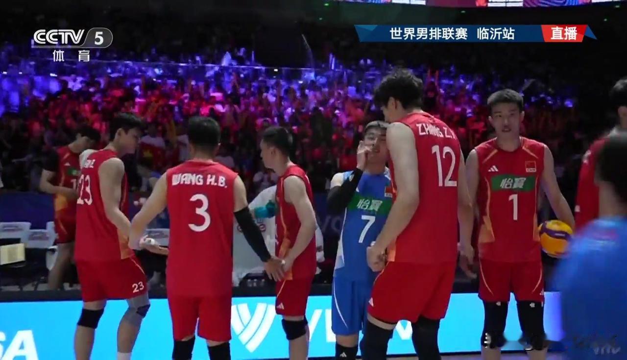中国男排并非成长型球队。央视解说嘉宾翟德军说这支中国男排是成长型队伍，其实完全不