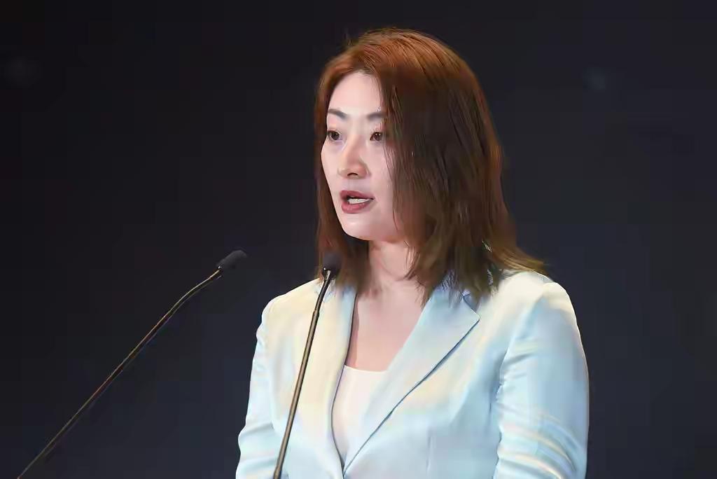 宗馥莉辞职，一段潜伏近30年的矛盾浮出水面宗馥莉辞职，宗庆后要重新掌控娃