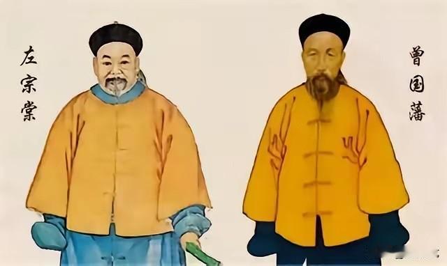 1872年，曾国藩在南京病逝。消息传到西北大营时，左宗棠正在批阅军报。他放下笔，