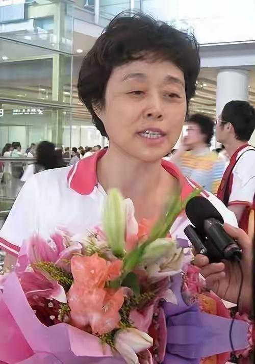 孙晋芳是个体育界优秀排球运动员，在我的印象深刻的是排球二传手厉害了啊！袁伟民执导