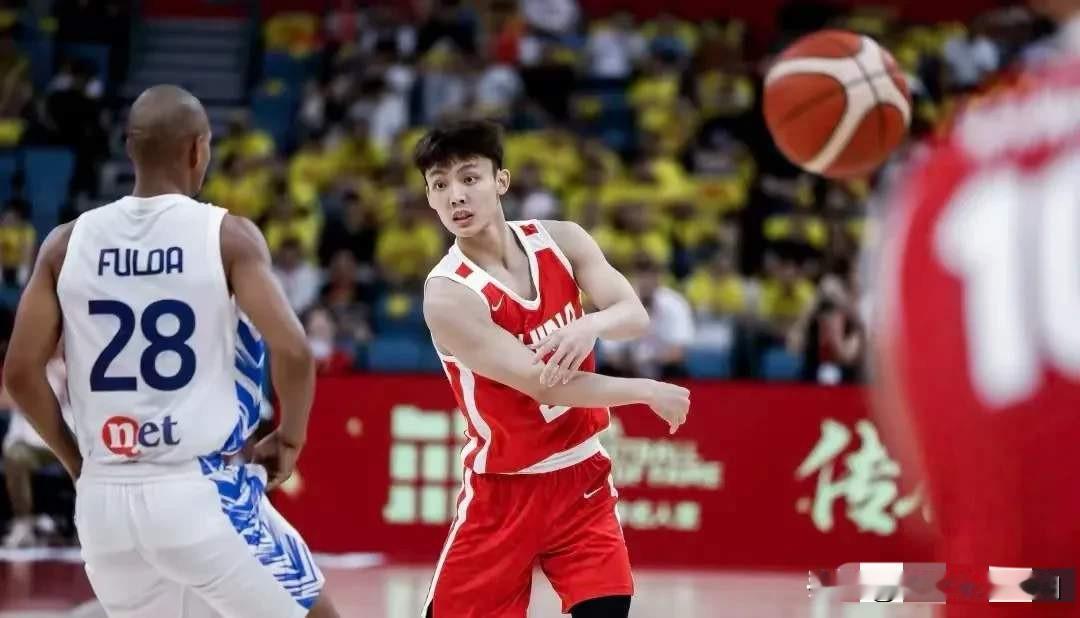 男篮热身赛：徐杰张宁2个“网红球员”基本出局徐杰在第二场对阵委内瑞拉比赛