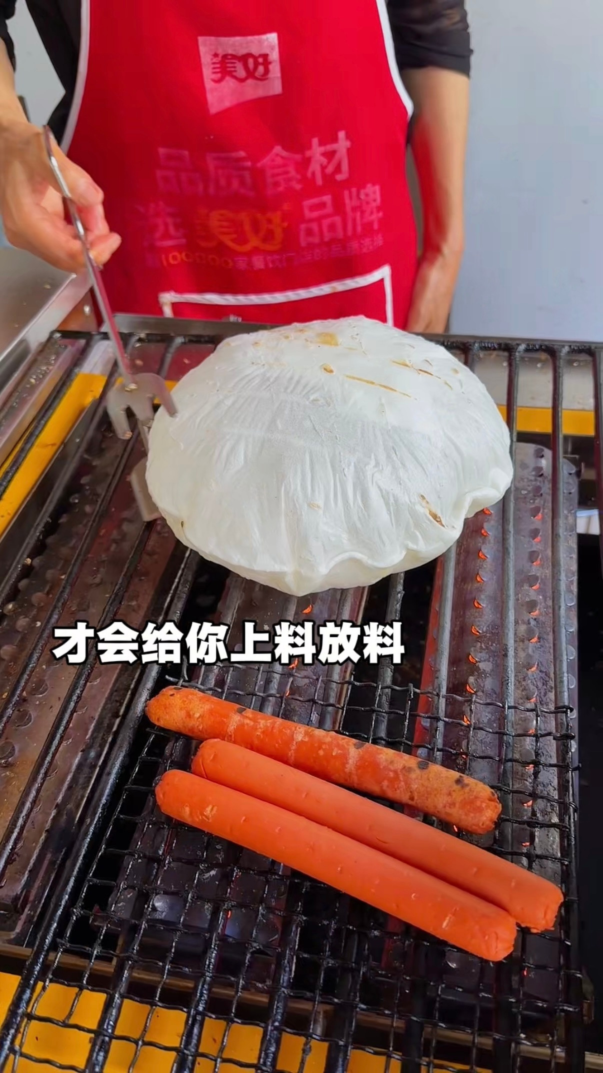 我一个不喜欢吃饵块，但尝试过很多饵块的人，终于在曲靖这家路边小店吃到心服口服的了