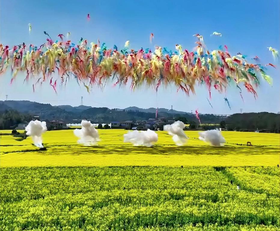 据说如果用人民币支付，油轮就可以通过赫尔木兹海峡。如果这是真的……我们自身