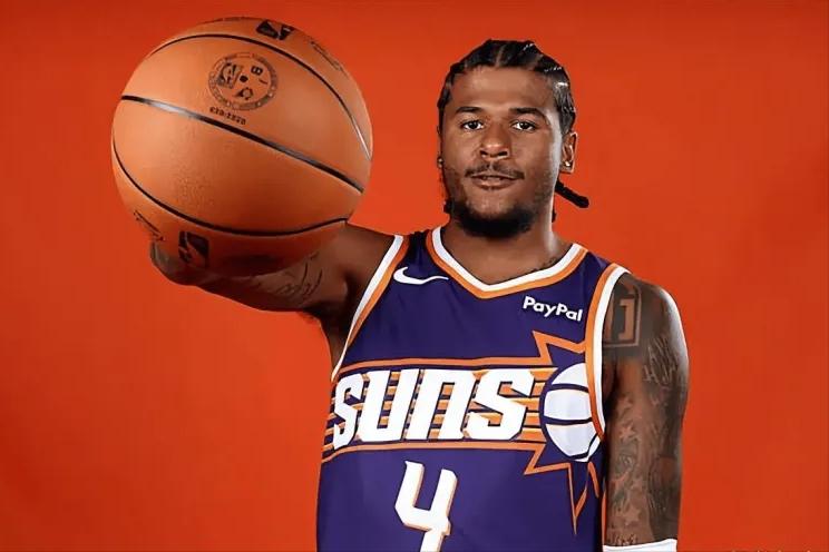 杰伦格林赛季首秀：出战22分58秒，20投10中，三分13中6，罚球5中3，拿