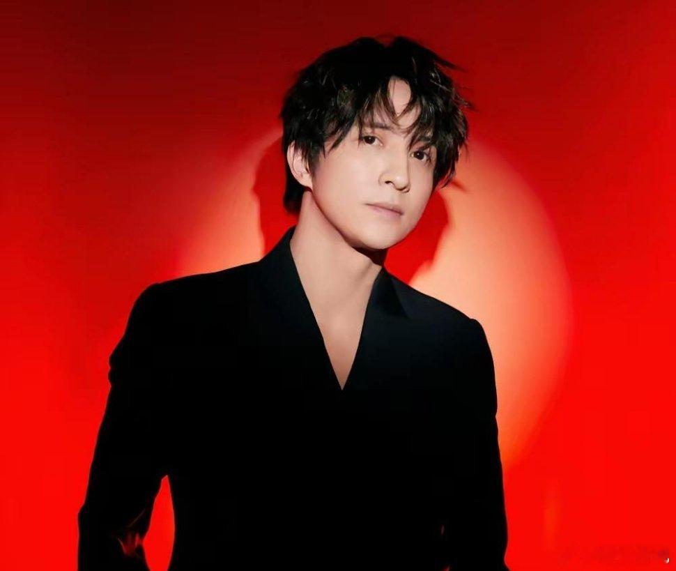 毛不易问薛之谦:“你最大的烦恼是什么？”薛之谦脱口而出:“还房贷。”毛不易一脸惊