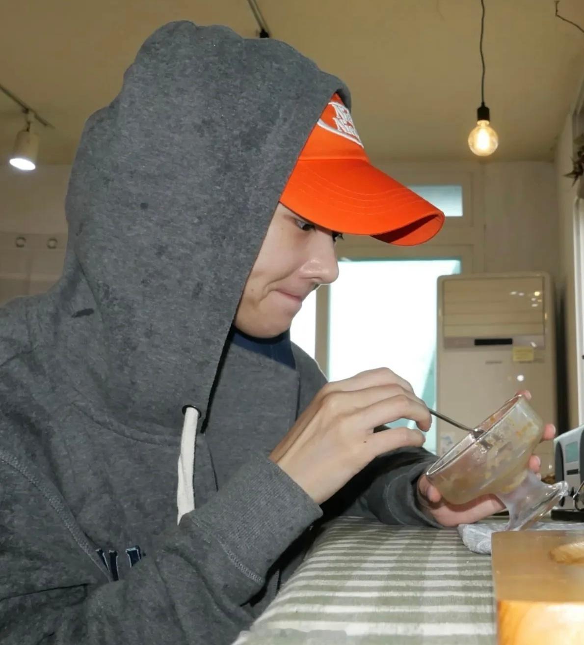 徐睿知ins更新超小脸儿具像化啦