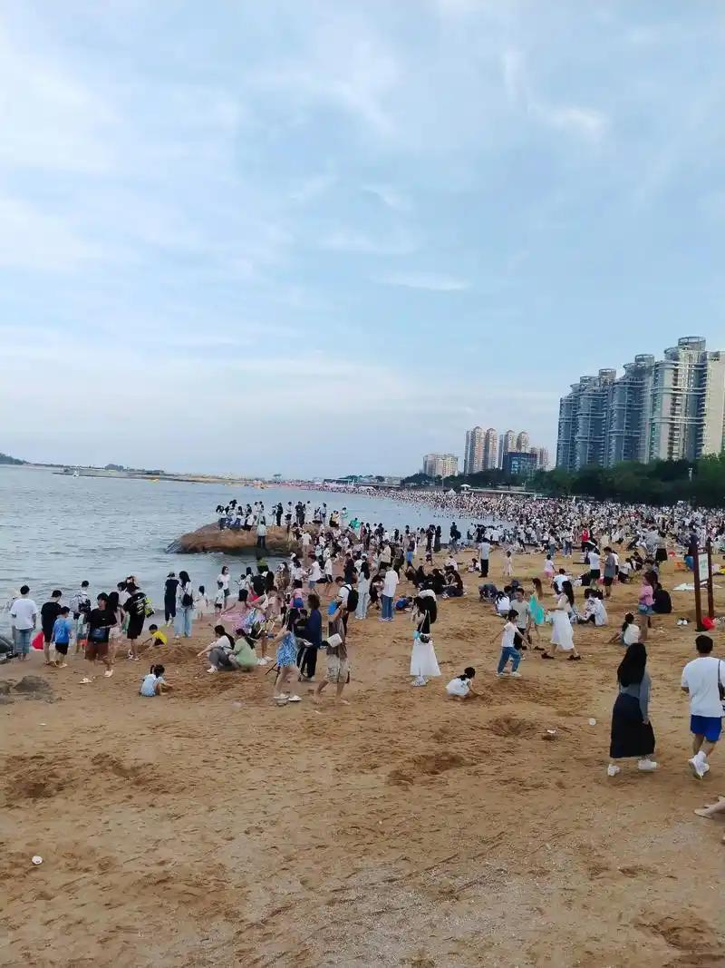 大部分人觉得旅游累的原因其实就是几个原因，平时工作、学习和生活太累了，挤出来的