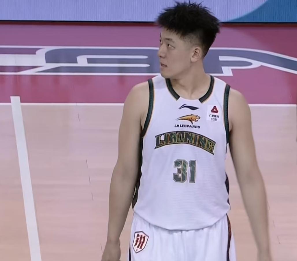 辽宁大外援来了，张陈治锋会被压缩上场时间吗？我认为恰恰相反，不但张陈不会减少上场