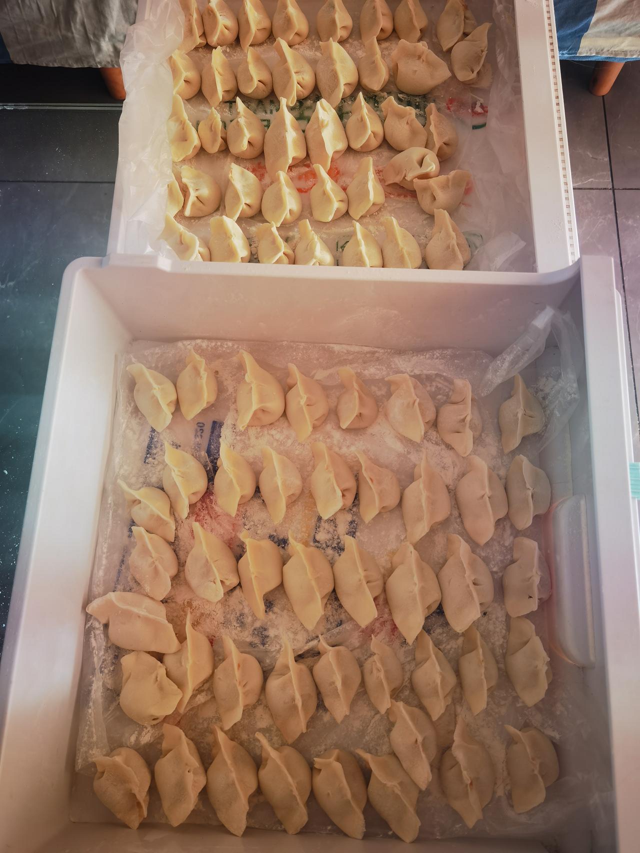自己包的饺子，吃起来真香！但是最香的饺子，是妈妈包的。半年时间，转瞬即逝。