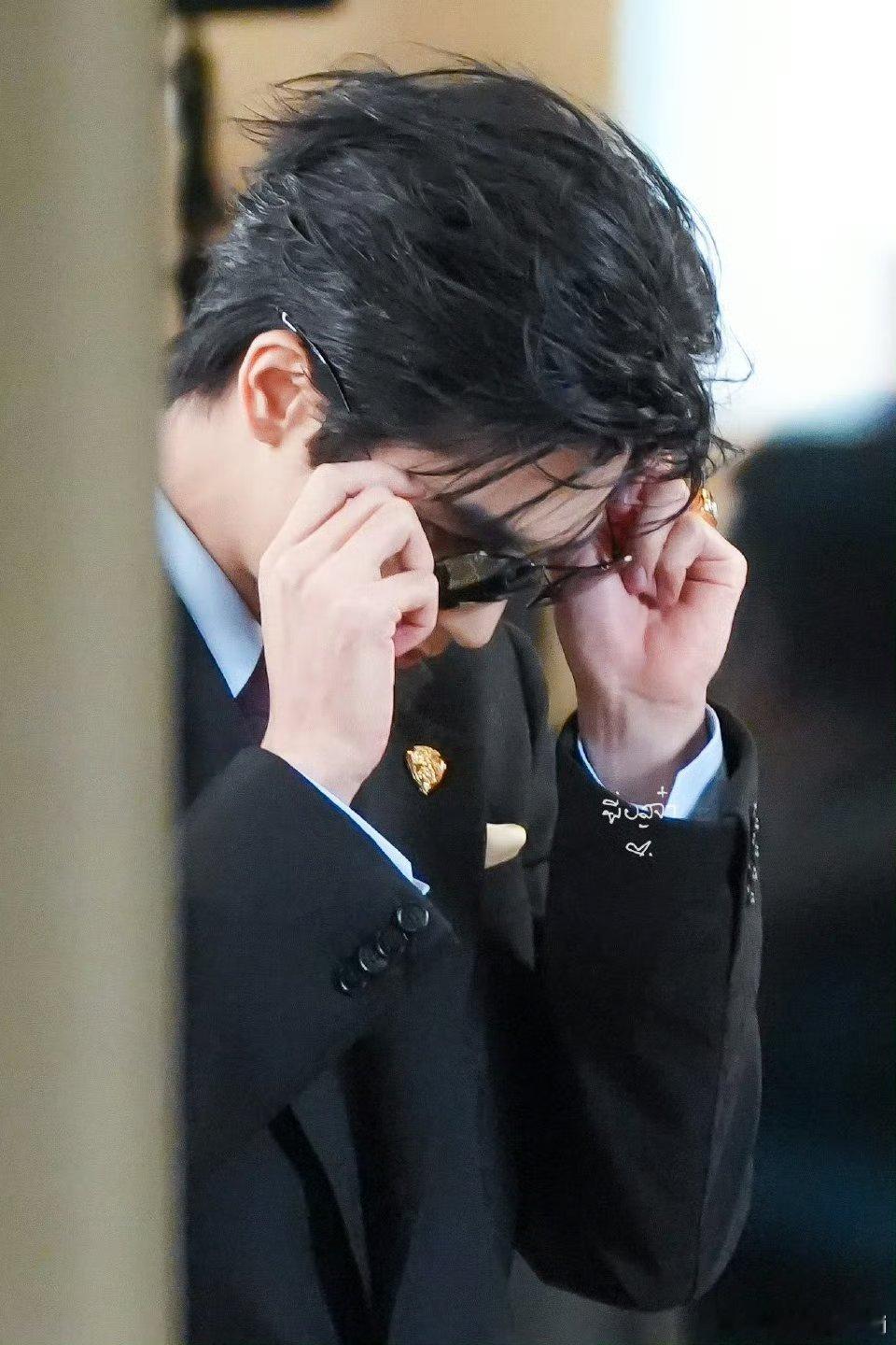 宋威龙浓颜系男神来了泰兰德女人们吃的超好啊