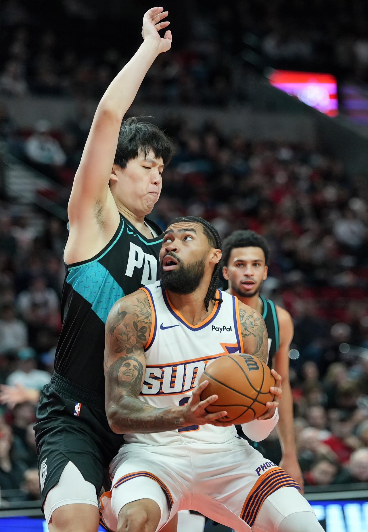 周琦：小杨，你这16号秀真不是盖的？？？NBA生涯总得分6场就18分啦？？？杨