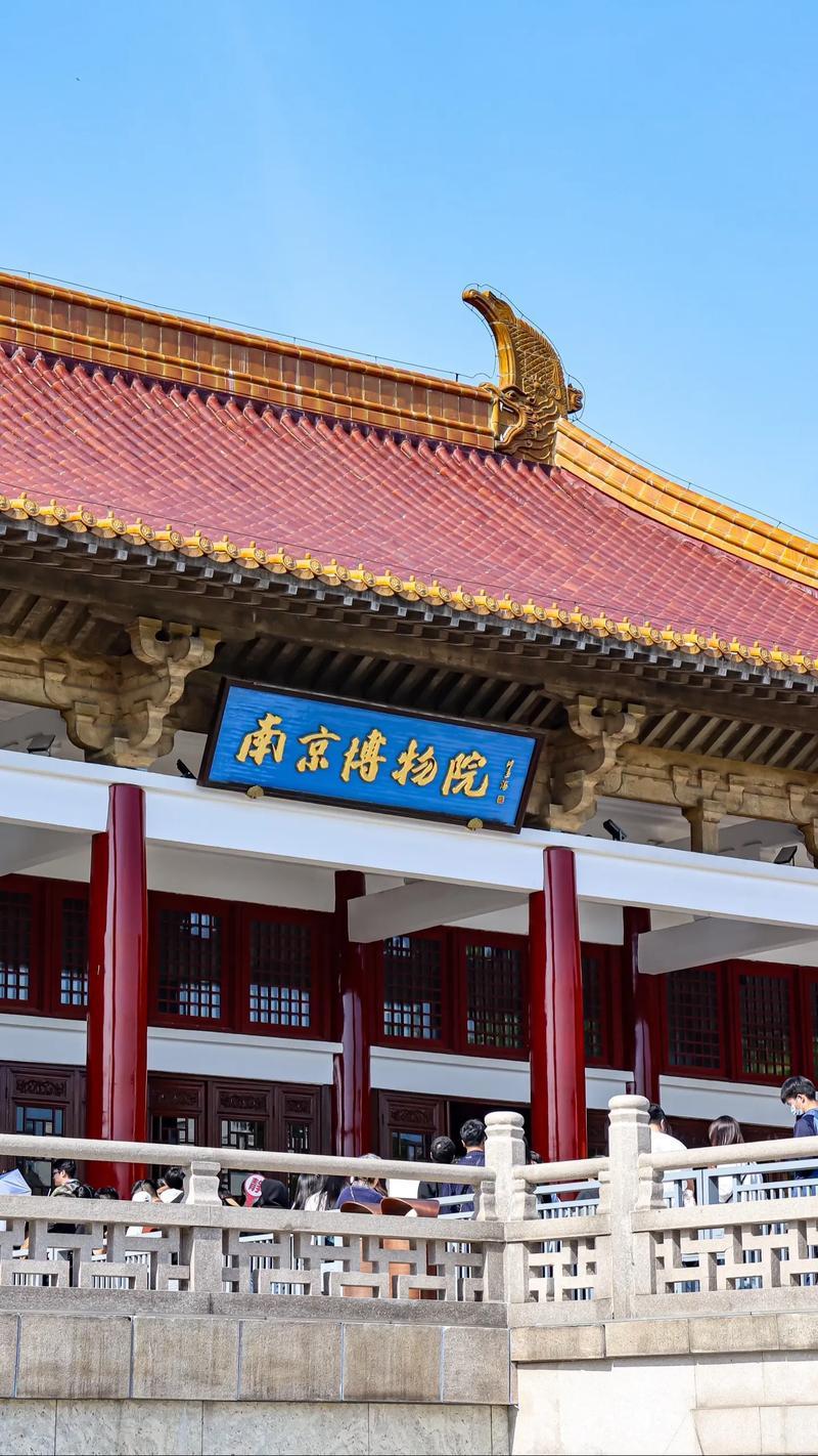 姚迁用生命守护的文物。如今又去哪了？1984年南京博物院院长。因坚持追