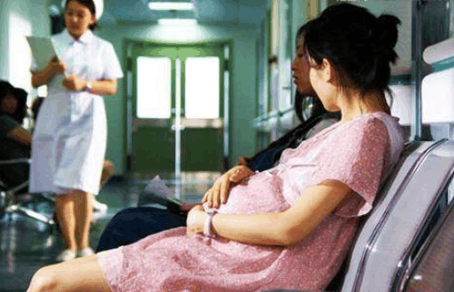 中国夫妇生下“混血儿”, 老公不肯接受摔门离去