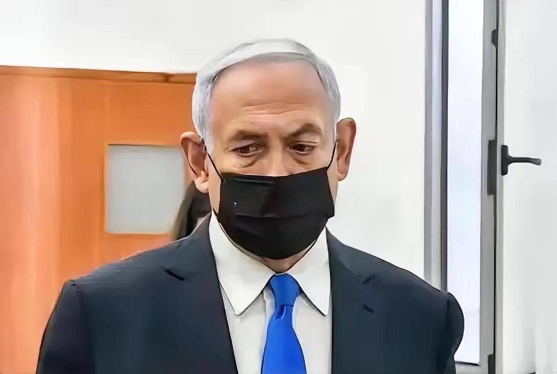 历史性时刻！以色列总理内塔尼亚胡今日出庭受审以色列总理内塔尼亚胡今天又坐回被