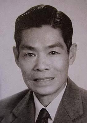 李海泉（1901年2月4日—1965年2月7日），本名李满船，原籍广东省顺德县（