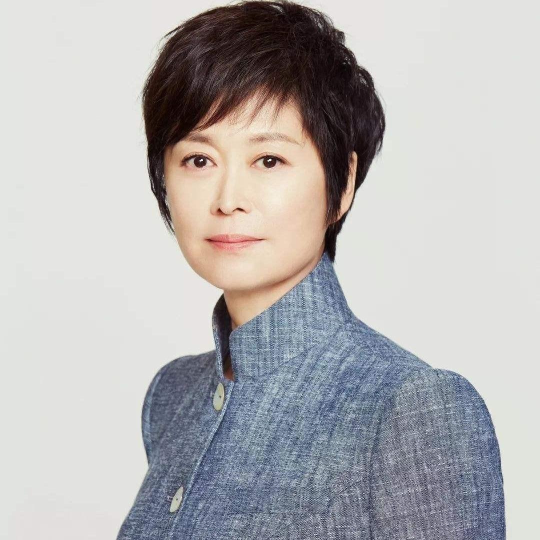 敬一丹说女儿从来不在老师和同学面前提自己的妈妈，没有人知道她是敬一丹的女儿。