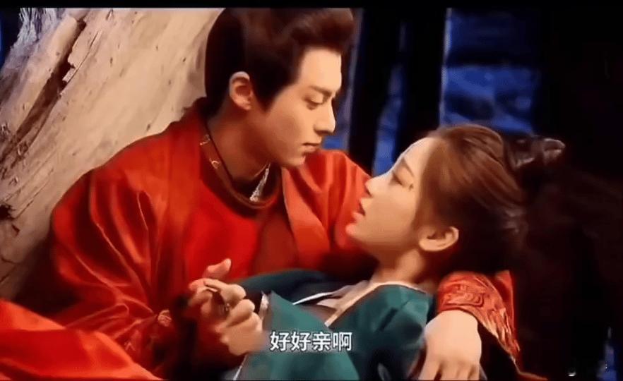 王鹤棣的职业素养真的很高[点赞]能火并且这么多人喜欢是有道理的[点赞]​​​
