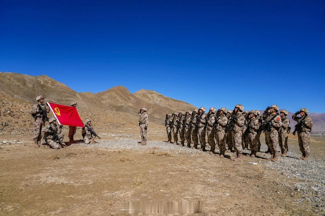 西藏总队日喀则支队；一眼看去，尽是“CSOPMOD”配置的QBZ192；这应该算