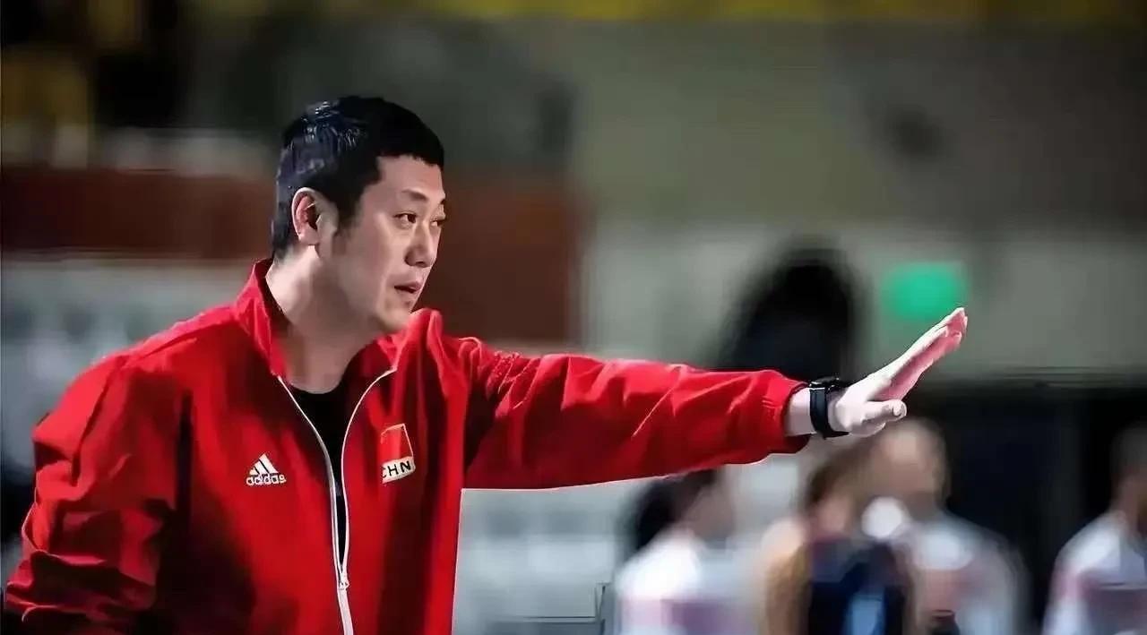 中国女排热身赛3-1法国女排，产生3个没想到！首先，法国队6名绝对主力没有参加