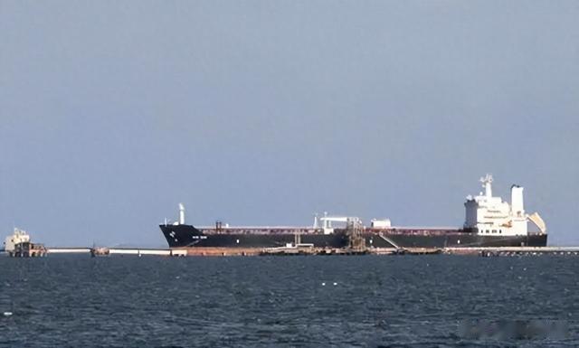 航运数据显示: 两艘中国油轮已掉头