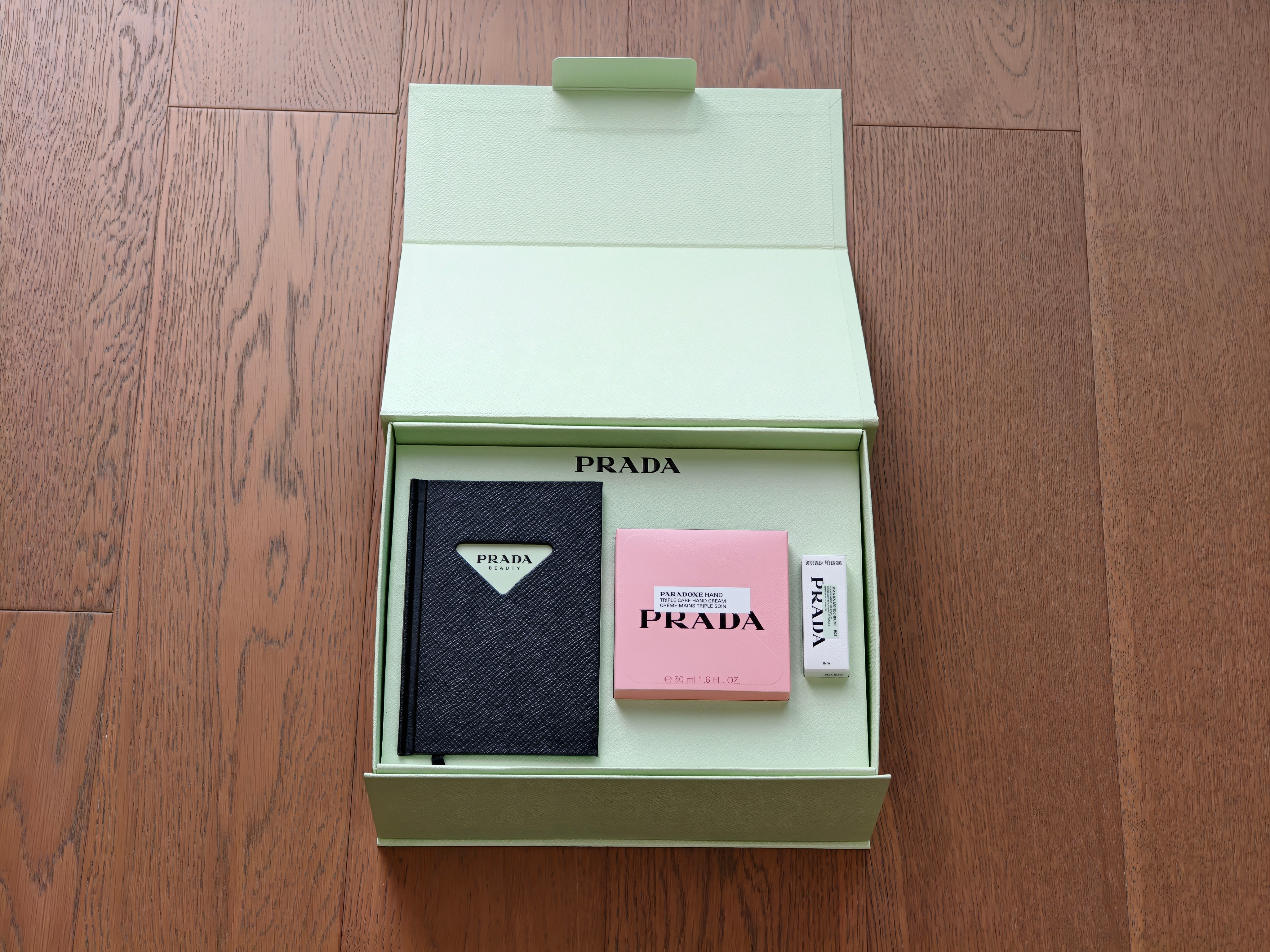 中秋节啦！回杭州过个六日继续飞谢谢乐道的月饼、五菱的PRADA、v