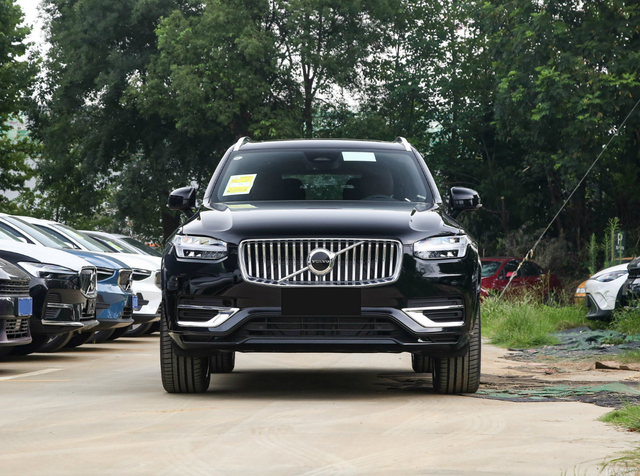 豪华 SUV 大对决: 沃尔沃 XC90 与宝马 X5, 谁才是真 “王者”?