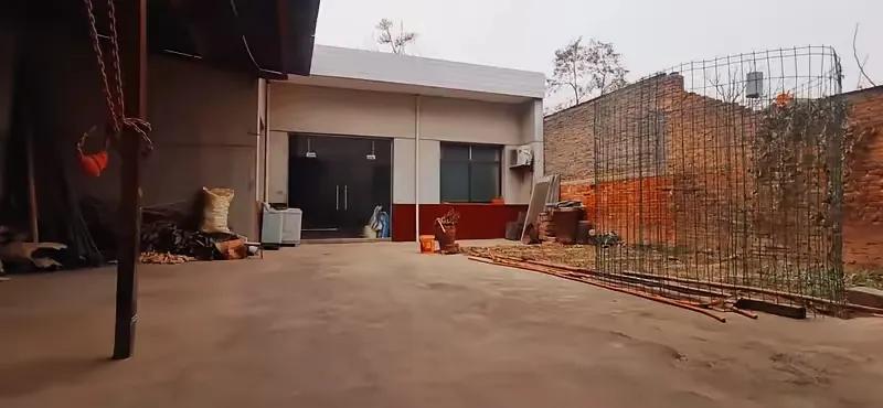 我爸娶了二婚女人当后妈，15年后她重病，我爸和哥都不管，我接她回娘家，才知人心多