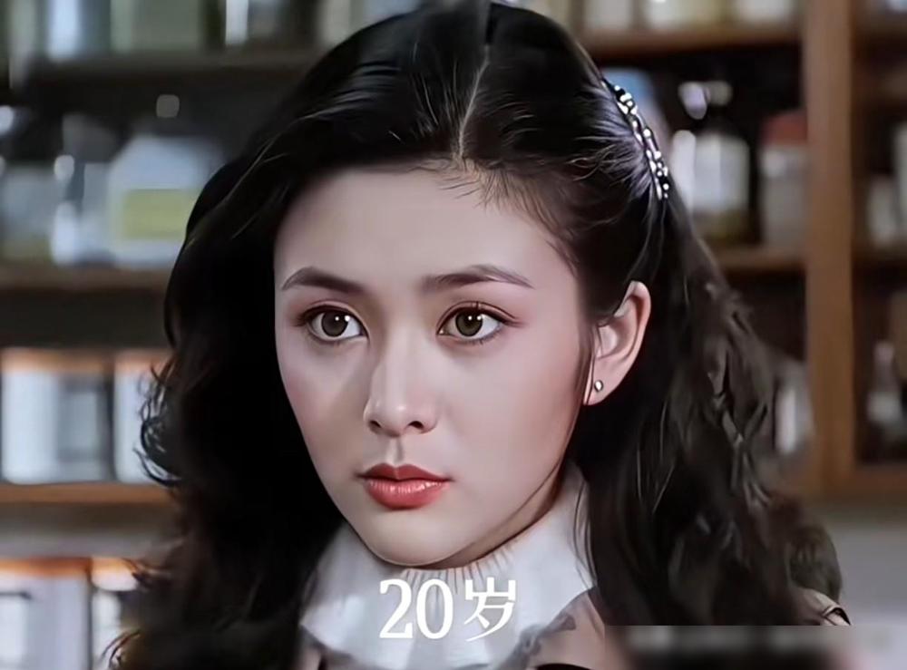 看看关之琳20岁，大家就理解了，原来这个世界上，真的有女生长得倾国倾城的，而且还