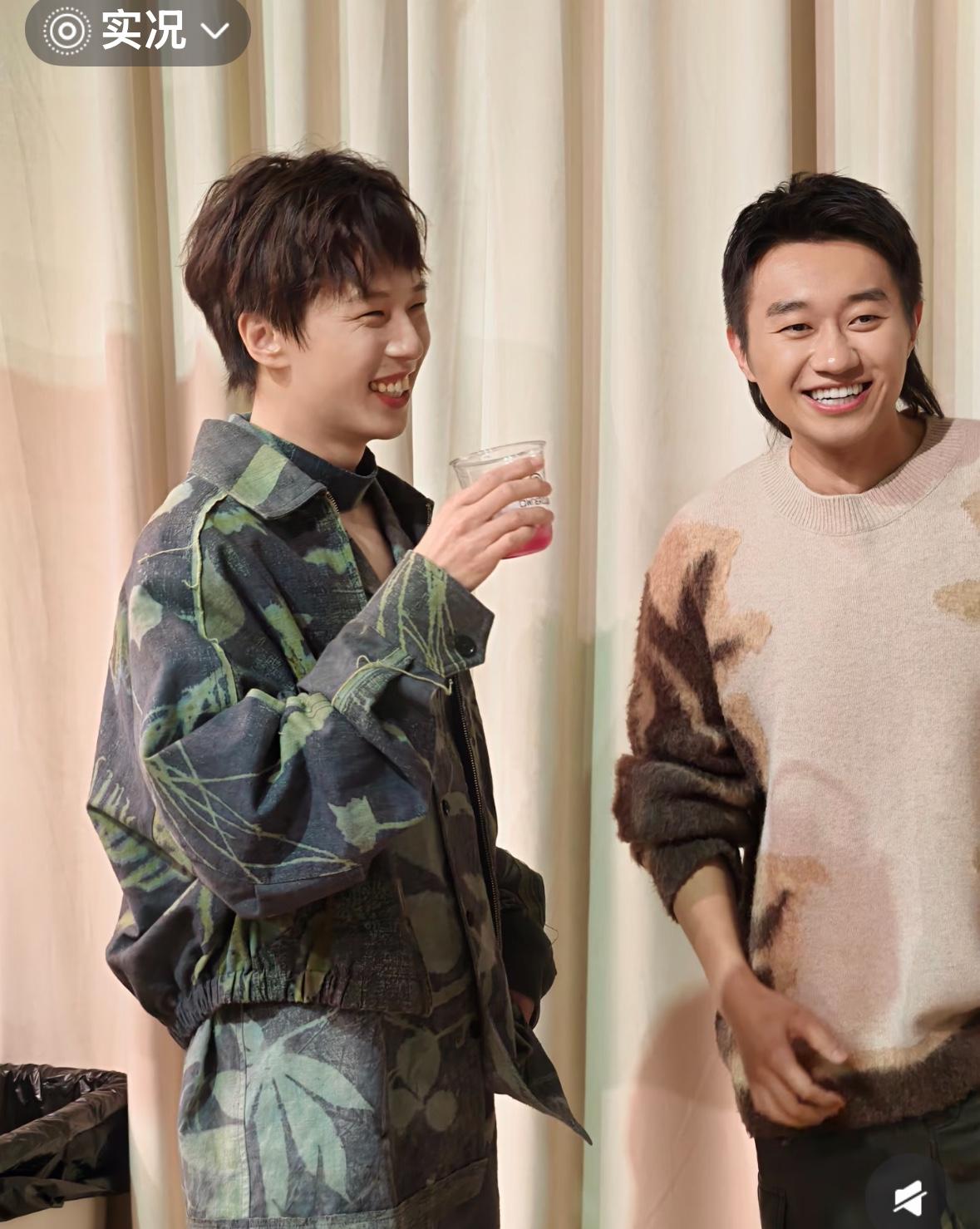 林高远与赵子豪相聚在上海时装周——贵公子，帅到出众！3月26日，林高远赵子豪