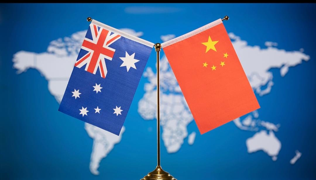 彭博社3月7日报道：“中澳两国就黄海上空直升机遭遇事件互相指责，这是近期又一起冲