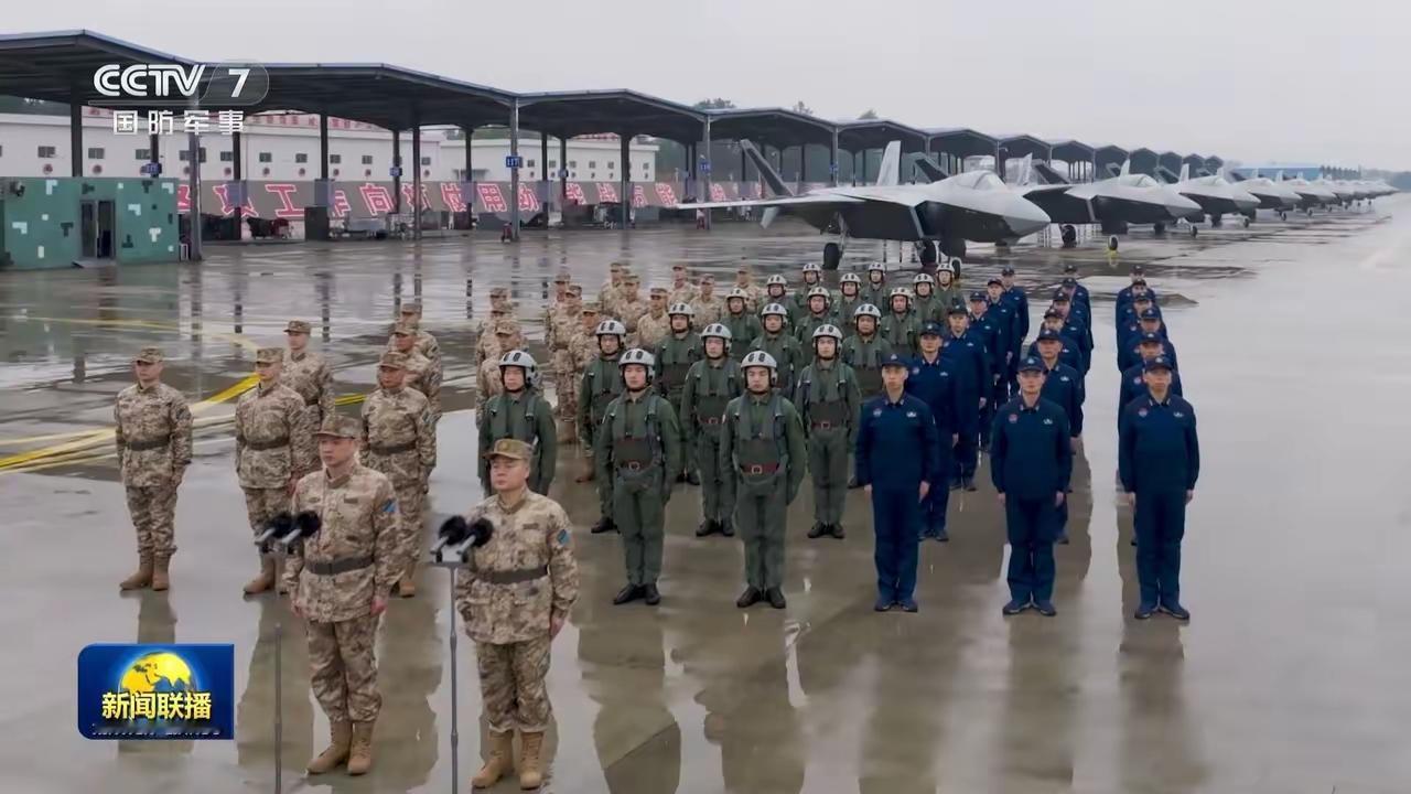 哈，这跨越幅度也太大了吧？以往解放军空军都拿歼7拜年，现在干脆绕过歼10C、歼1