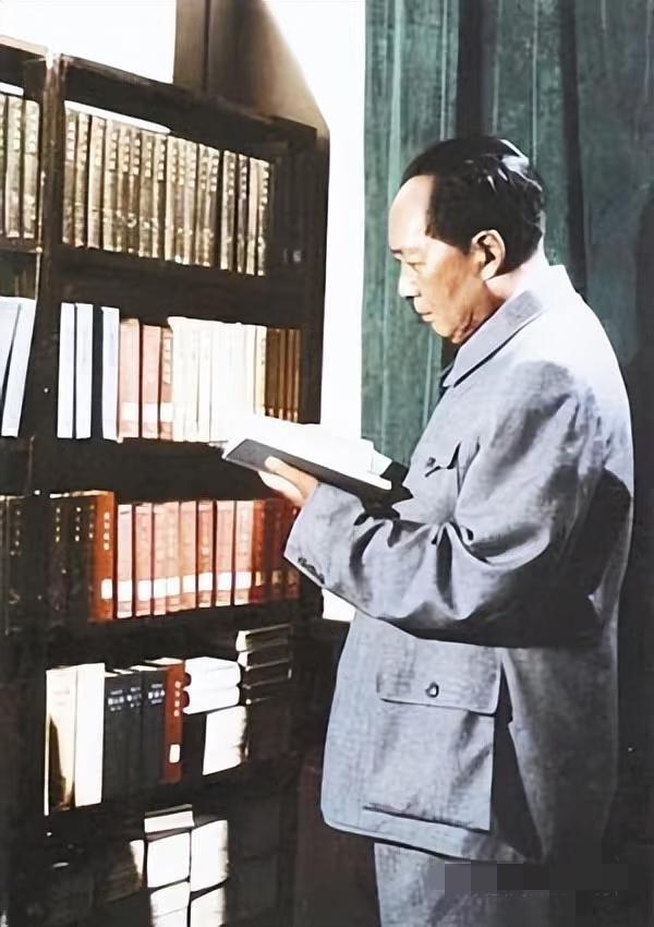 要说长征最经典的战役，我敢说四渡赤水排第二没人敢排第一，这根本不是硬拼兵力的仗，