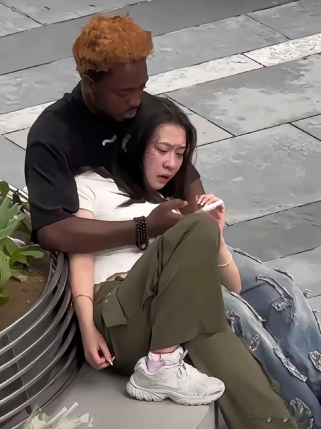 这女孩子少了一个地魂，好像被折磨到很疲惫。