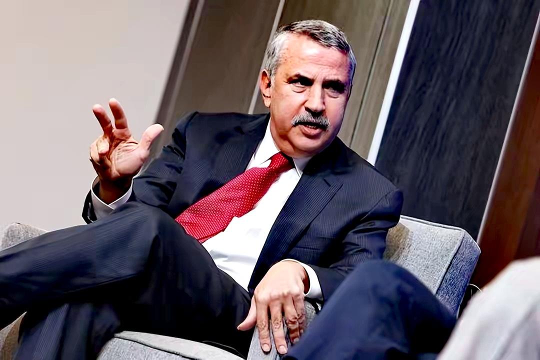 同样的天空下，反差竟如此强烈和悬殊，着实令人悲悯！刚刚，美国《纽约时报》专栏