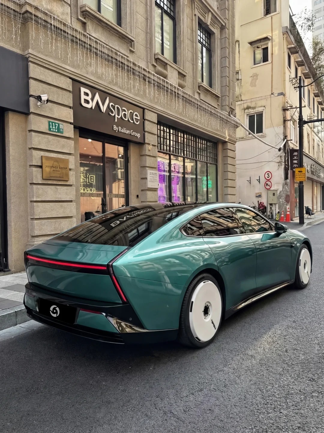 早上好，我看着小鹏也是风韵犹存呐车东车西