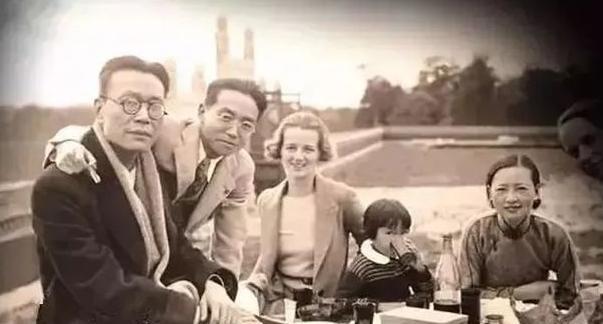 1984年，90岁的金岳霖去世，林徽因的儿子梁从诫为金岳霖料理了后事。金岳霖临终