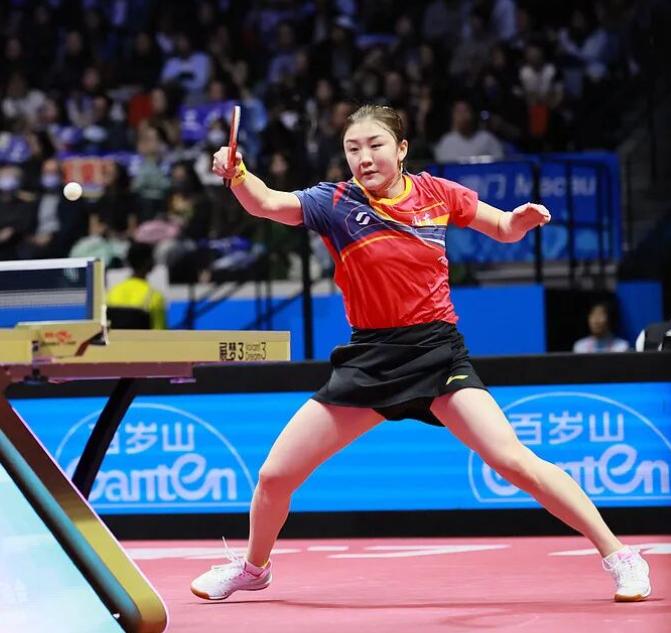 陈梦要翻盘了吗？前两局蒯曼是搏杀式打法，压着陈梦打，加上陈梦好久没打比赛