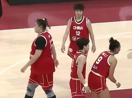 针对性防守难拦张子宇，23分13篮板统治内线本场热身赛前，尼日利亚女篮特意