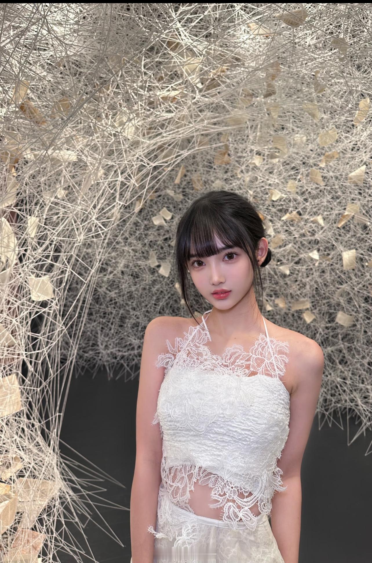 林俊杰首个官宣女友Annalisa七七科技感满满，不过一看就知道是富家女子很典型